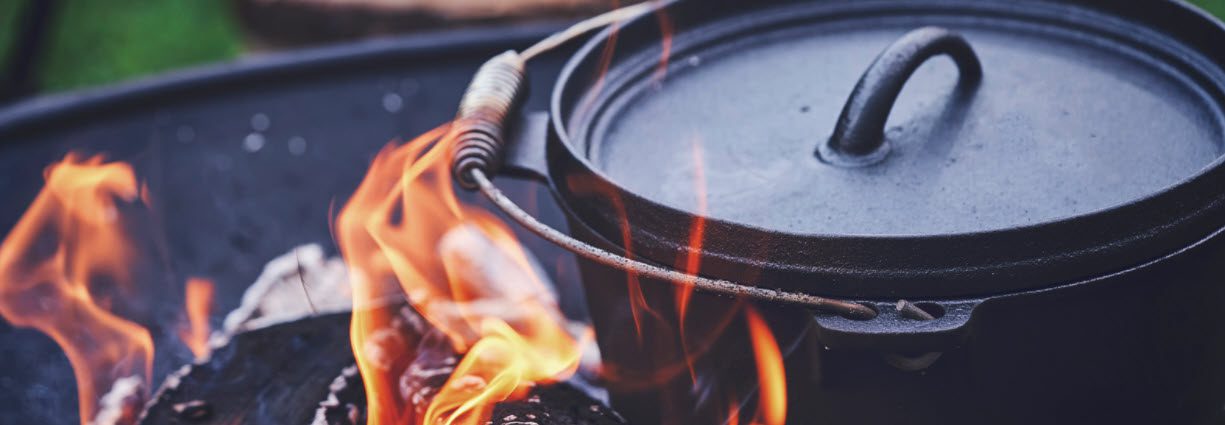 best dutch ovens for camping - dutch oven